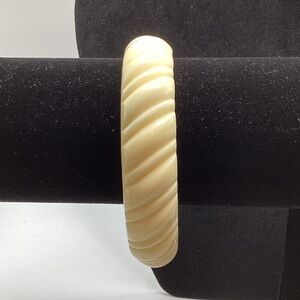 Cream Molded Spiral Carved Bangle Bracelet